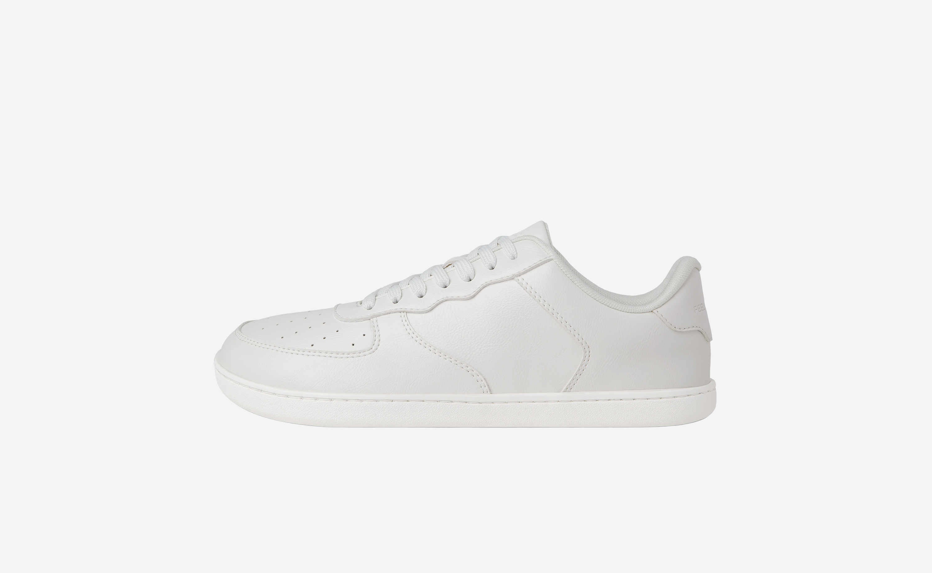 Courtside Classic - All White ǀ Feelgrounds