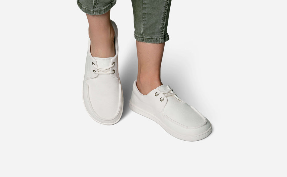 Model wearing the Docks All White
