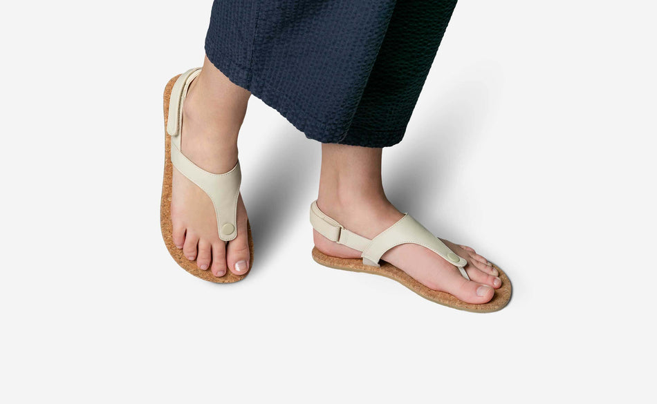 Model wearing the Seaside Bamboo Oat
