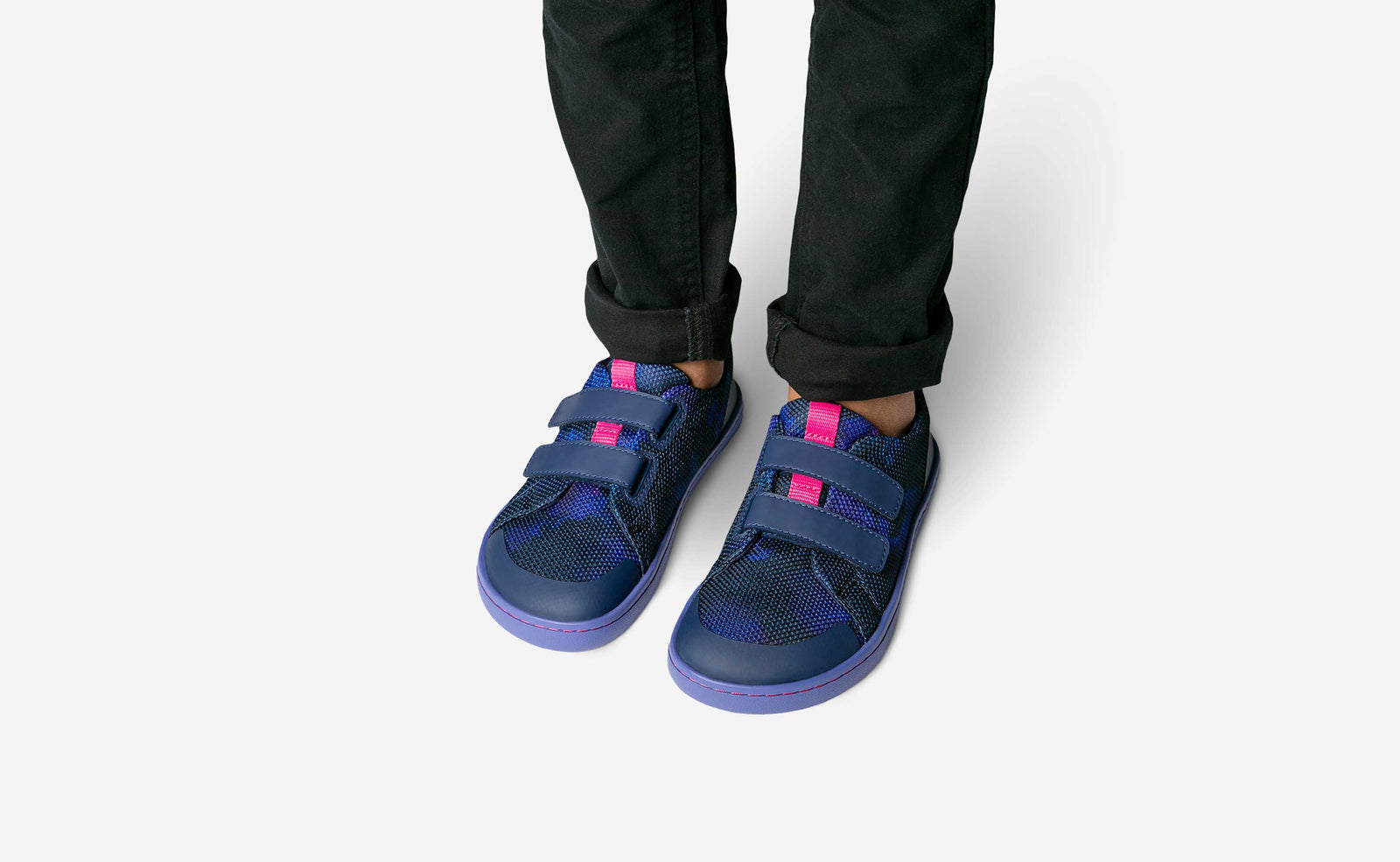 Kids wide discount fit shoes
